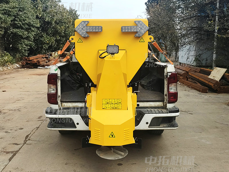 小型撒布機(jī) (4).jpg