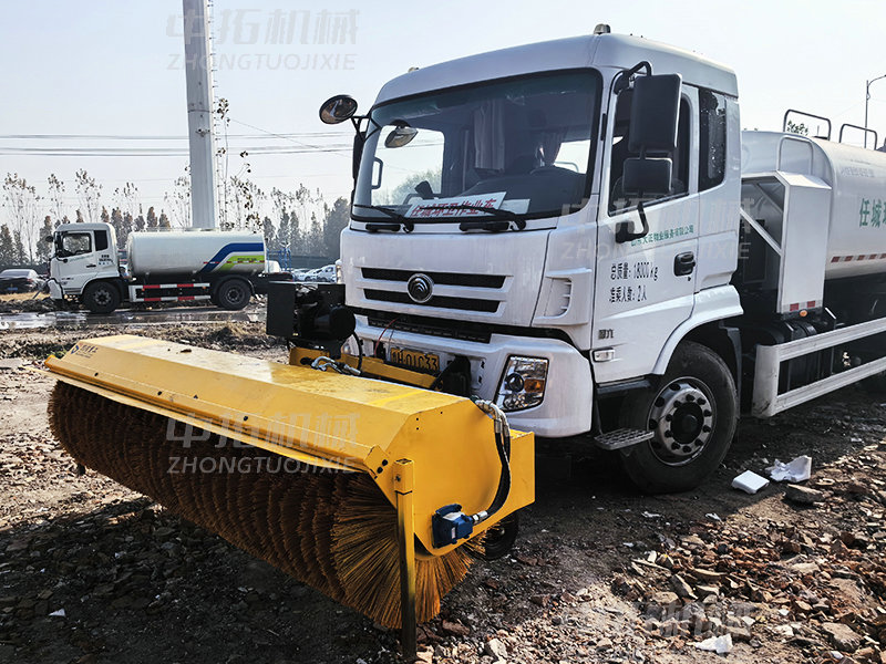 車載加裝 掃雪滾 (3).jpg