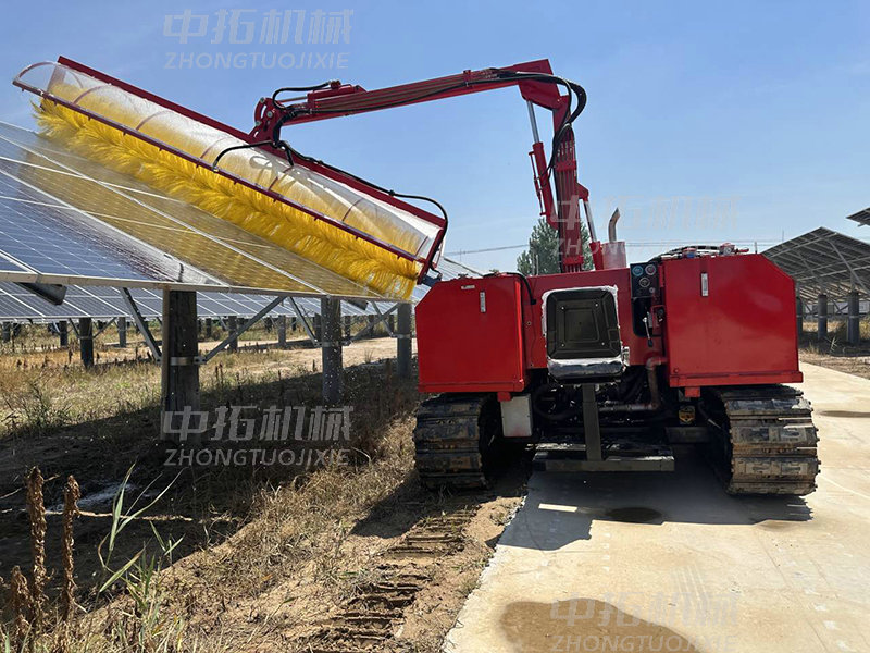 履帶光伏清洗機 (3).jpg